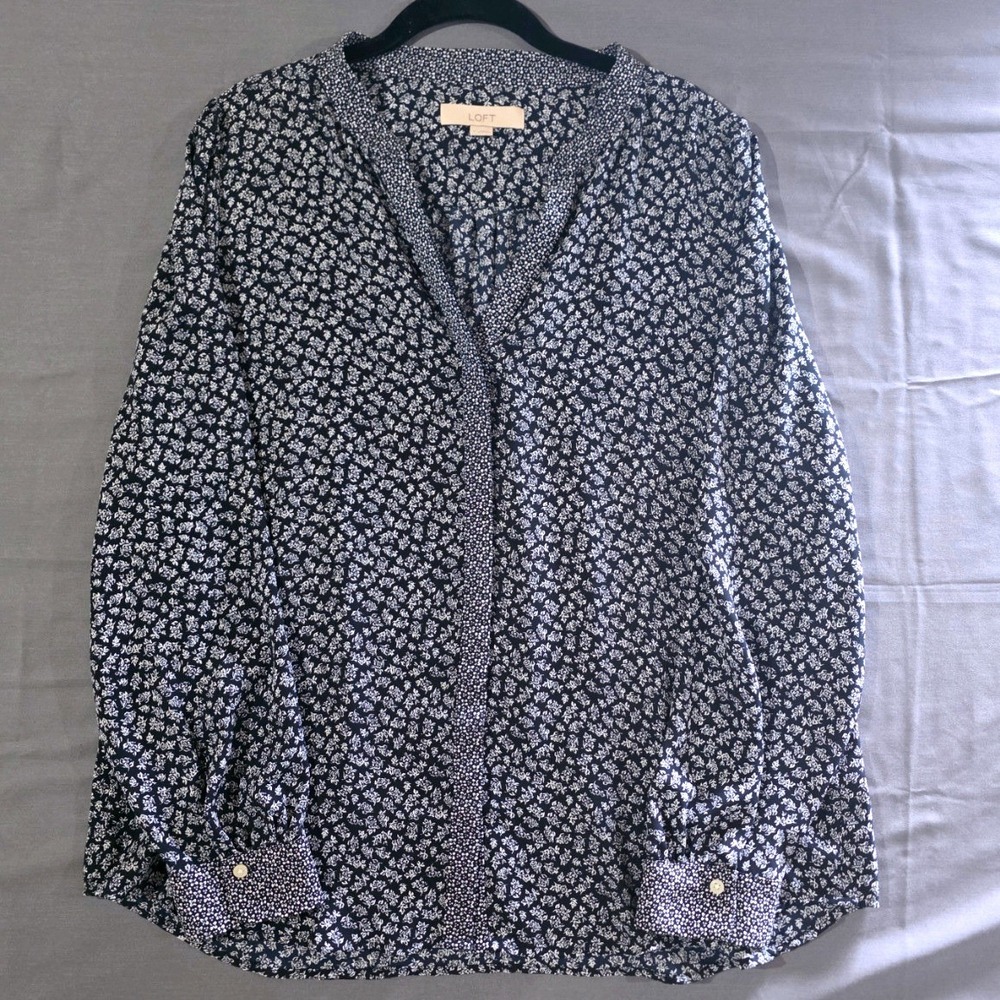 LOFT Womens Navy Blue White Floral Hidden Button Front V-Neck Blouse Large